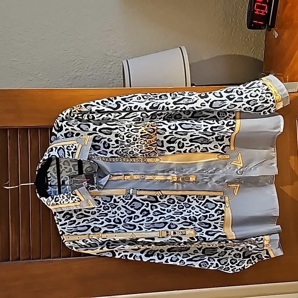 Animal print blouse never worn